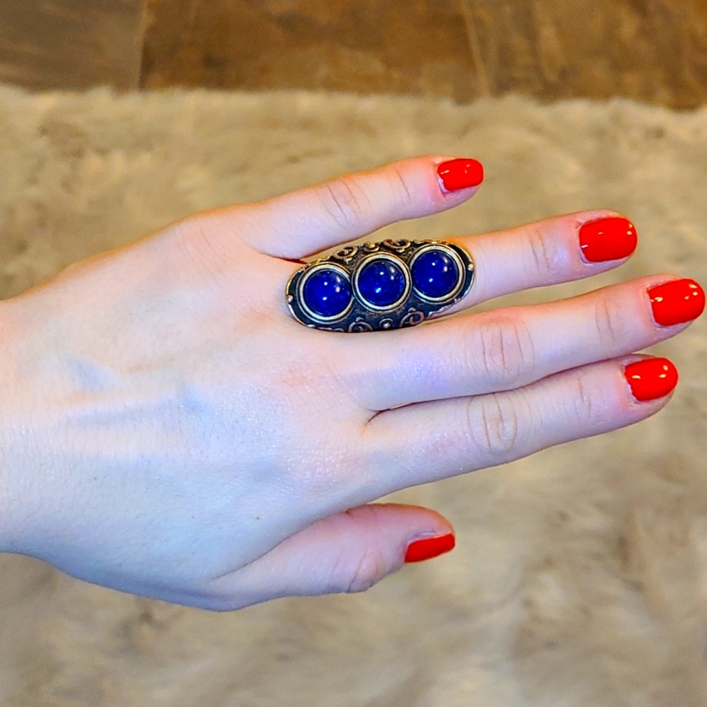 3 blue stone ring